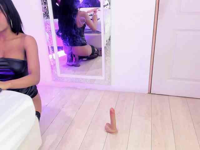 AlayshaJohnson webcam