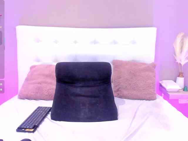 AlayshaJohnson AlayshaJohnson