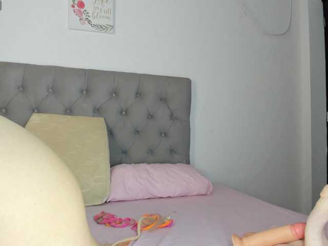 NicolSwift's BongaCams show and profile