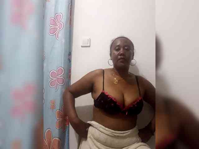 Josiea Live Webcam on BongaCams
