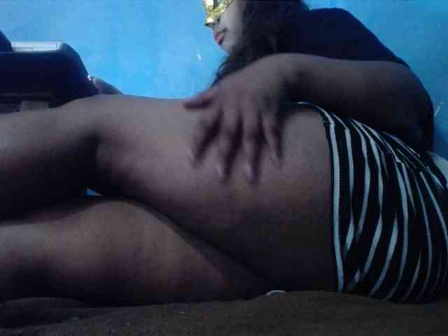 camille8 Live Webcam on BongaCams