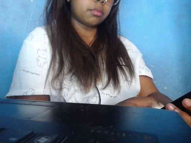 camille8 Live Webcam on BongaCams