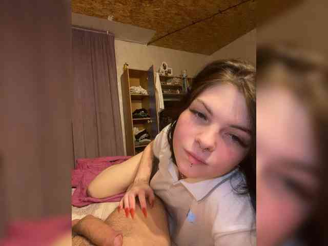 EstherClark webcam