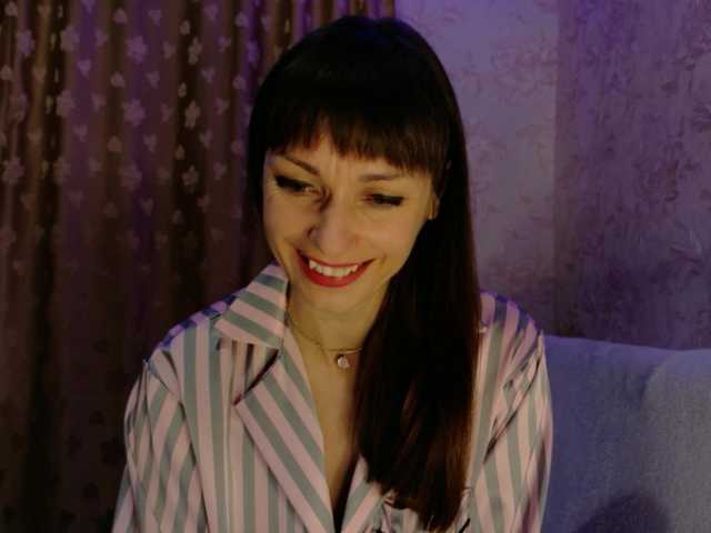 Lady-Caroline's BongaCams show and profile