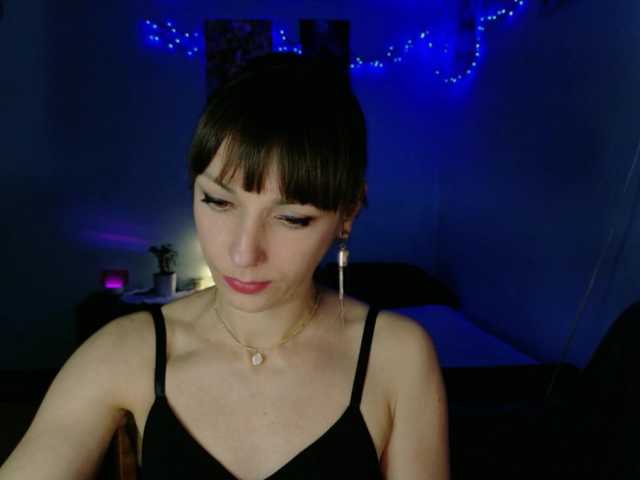 Lady-Caroline's BongaCams show and profile