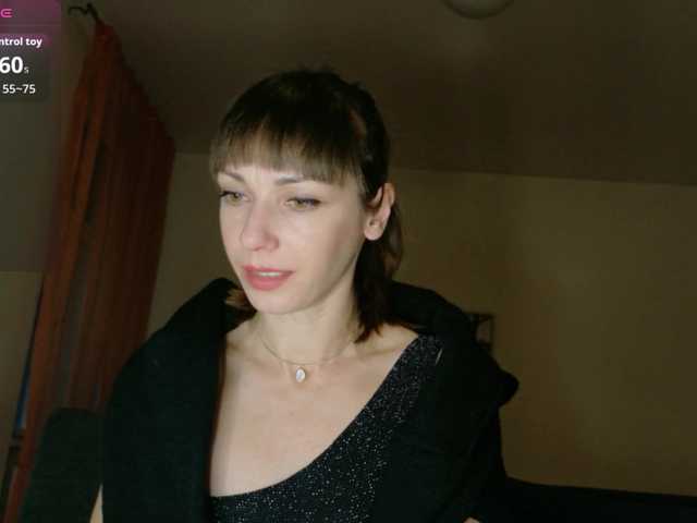 Lady-Caroline's BongaCams show and profile