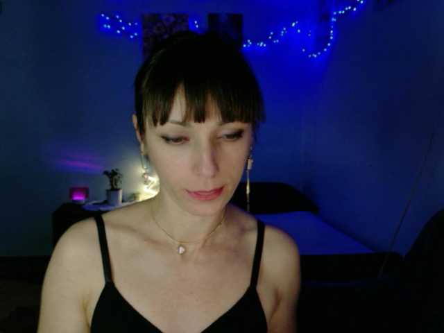 Lady-Caroline's BongaCams show and profile