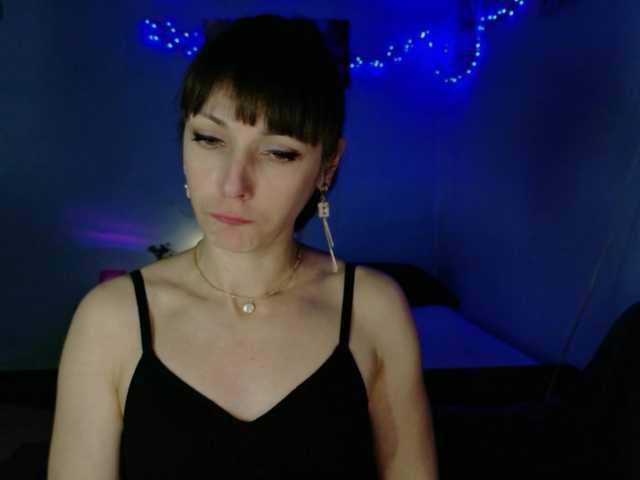 Lady-Caroline's BongaCams show and profile