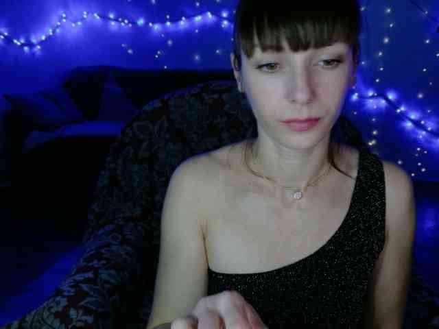 Lady-Caroline webcam