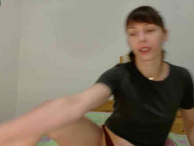 Lady-Caroline webcam