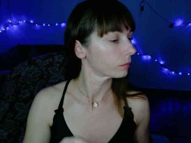 Lady-Caroline webcam