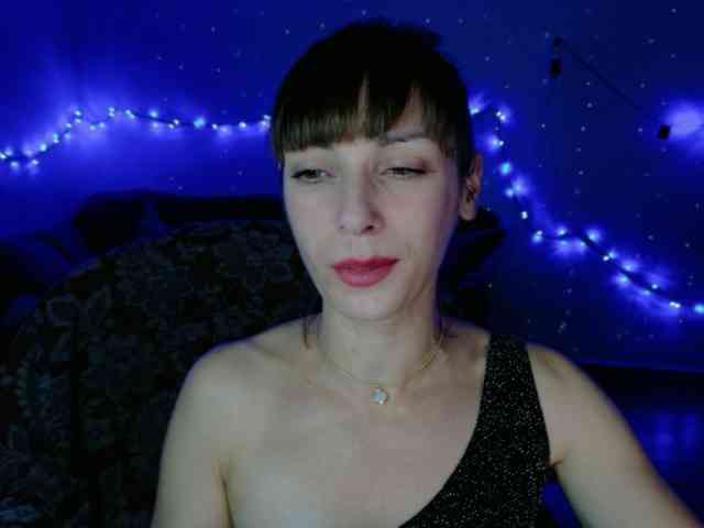 Lady-Caroline webcam