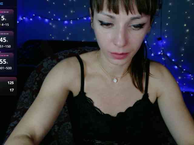 Lady-Caroline webcam