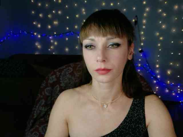 Lady-Caroline webcam
