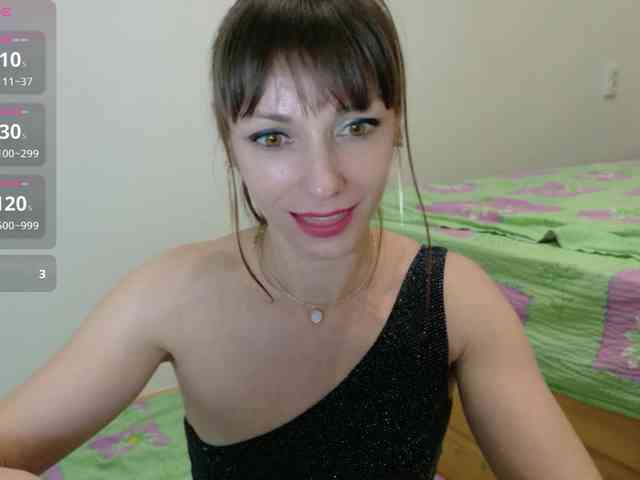 Lady-Caroline webcam