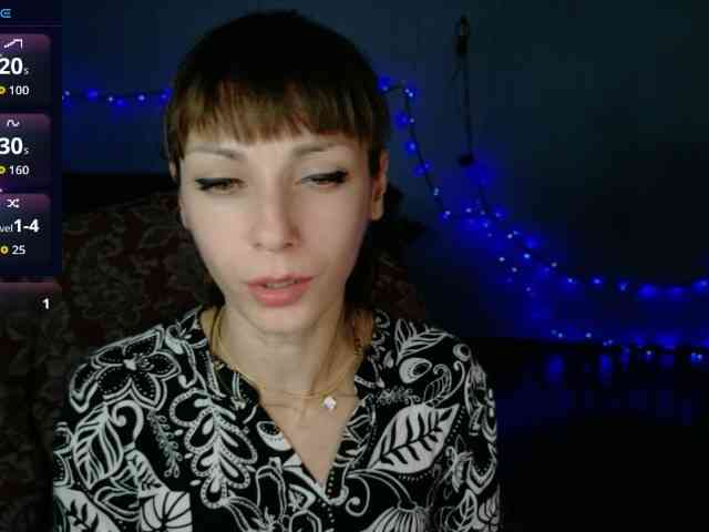 Lady-Caroline webcam