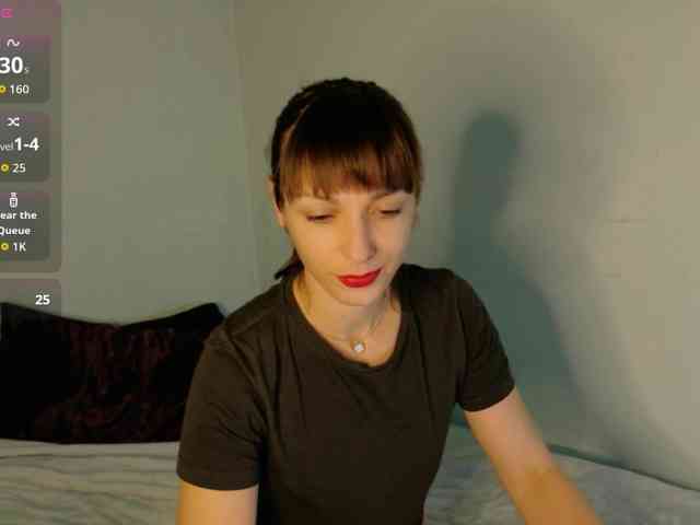 Lady-Caroline webcam