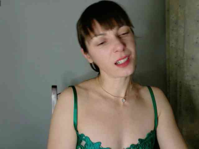 Lady-Caroline webcam