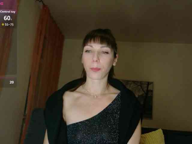 Lady-Caroline webcam