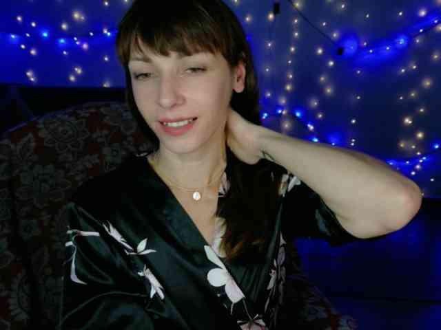 Lady-Caroline webcam