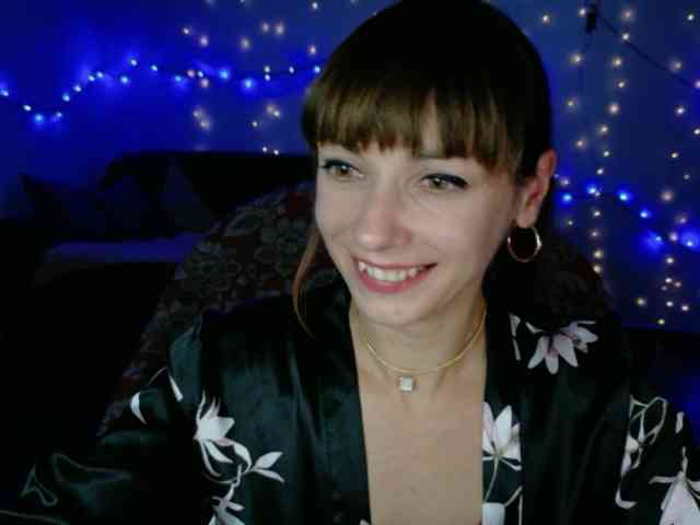 Lady-Caroline webcam