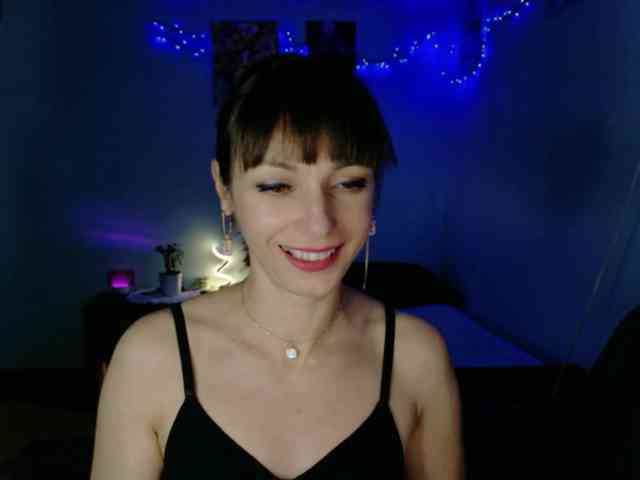 Lady-Caroline webcam