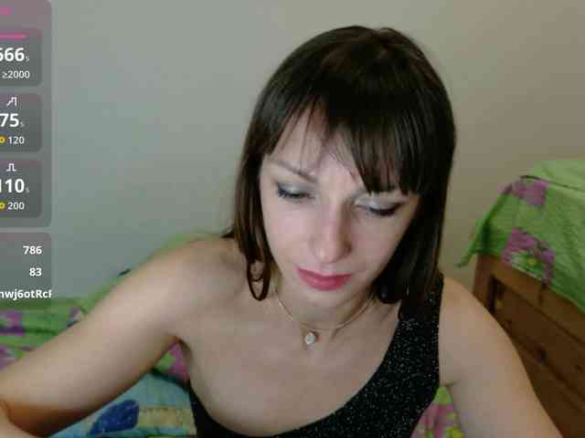 Lady-Caroline webcam