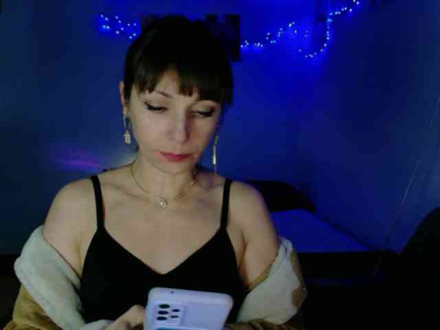 Lady-Caroline webcam