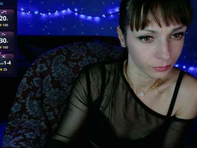 Lady-Caroline webcam
