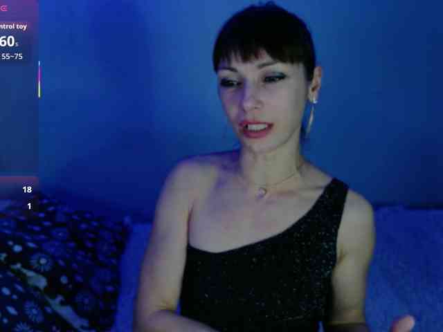 Lady-Caroline webcam