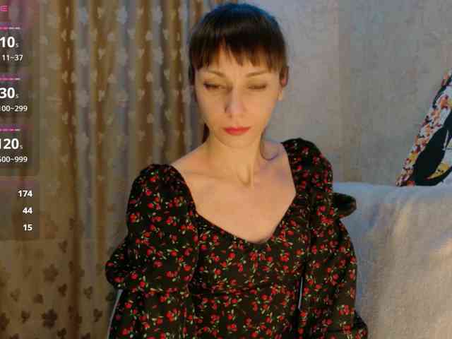 Lady-Caroline webcam