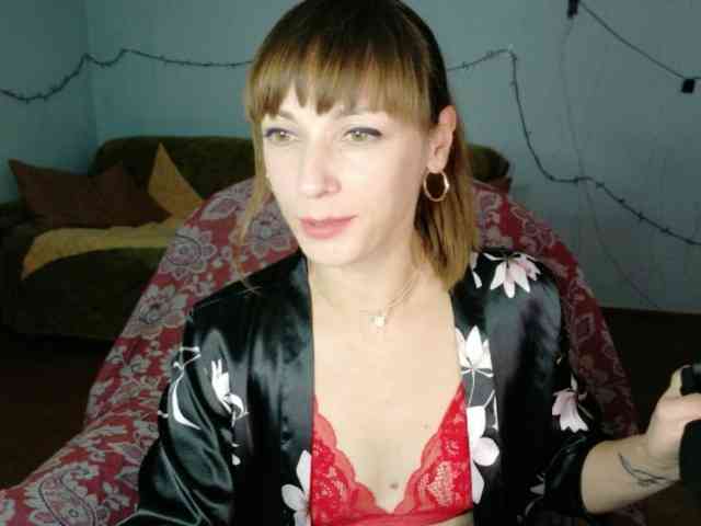Lady-Caroline webcam
