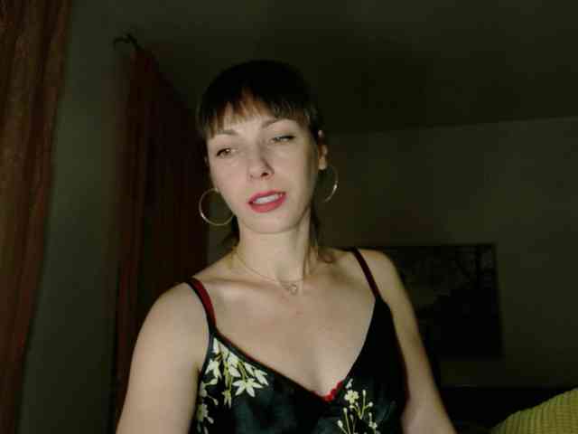 Lady-Caroline webcam