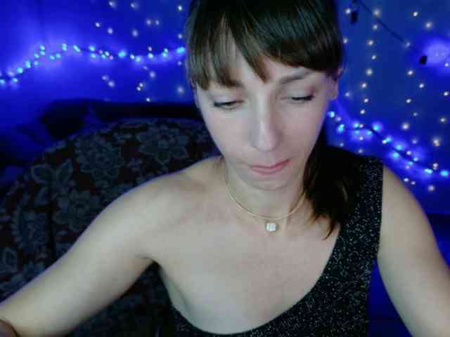 Lady-Caroline webcam