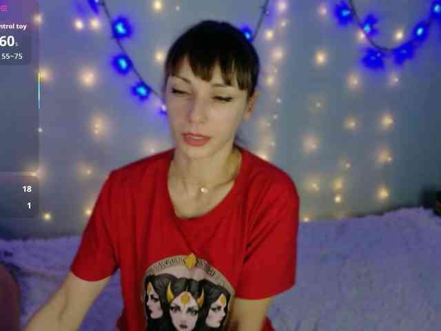 Lady-Caroline webcam