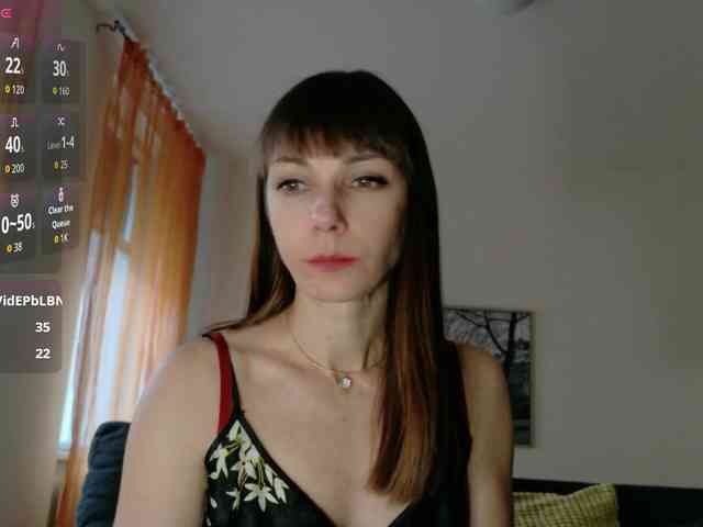 Lady-Caroline webcam
