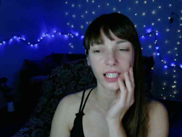 Lady-Caroline webcam