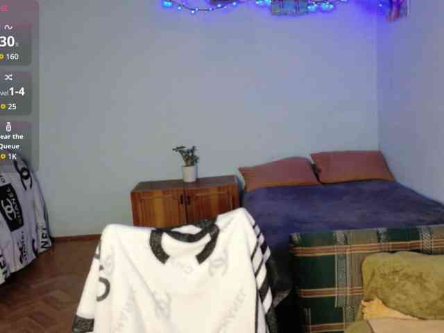 Lady-Caroline webcam