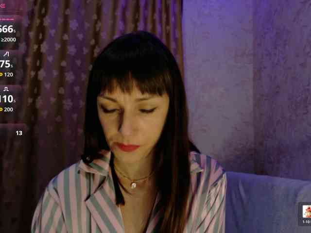 Lady-Caroline webcam