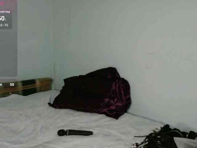 Lady-Caroline webcam