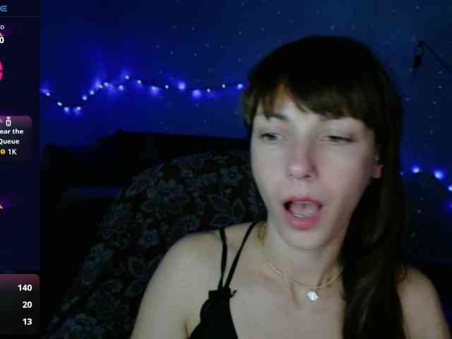 Lady-Caroline webcam