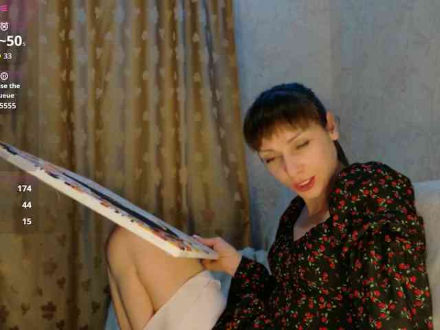 Lady-Caroline webcam