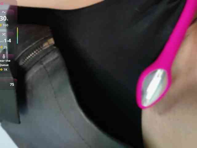 Lady-Caroline webcam