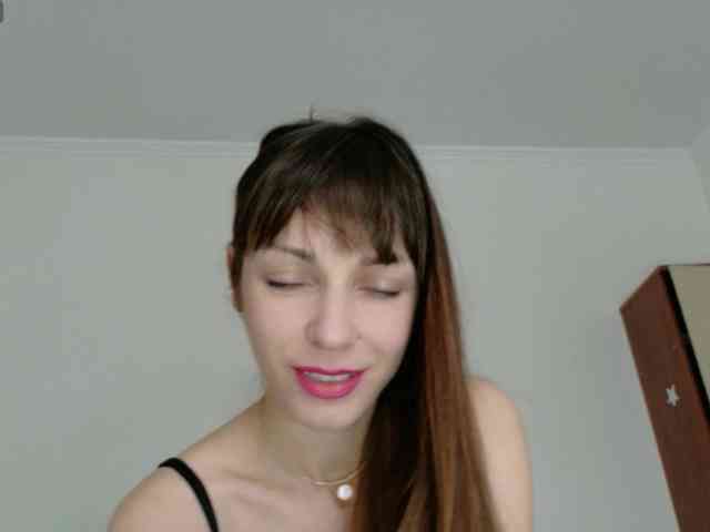 Lady-Caroline webcam