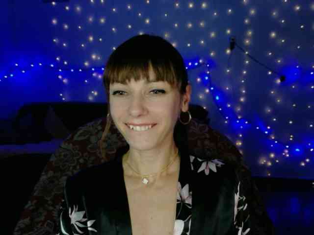 Lady-Caroline webcam