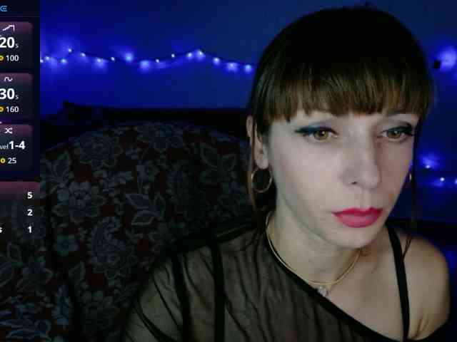 Lady-Caroline webcam
