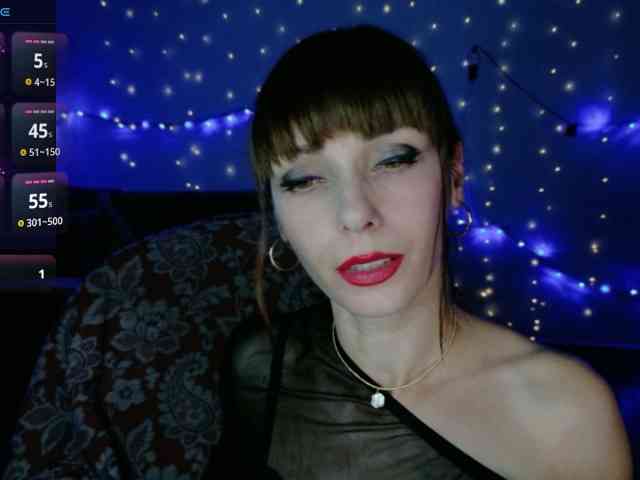 Lady-Caroline webcam