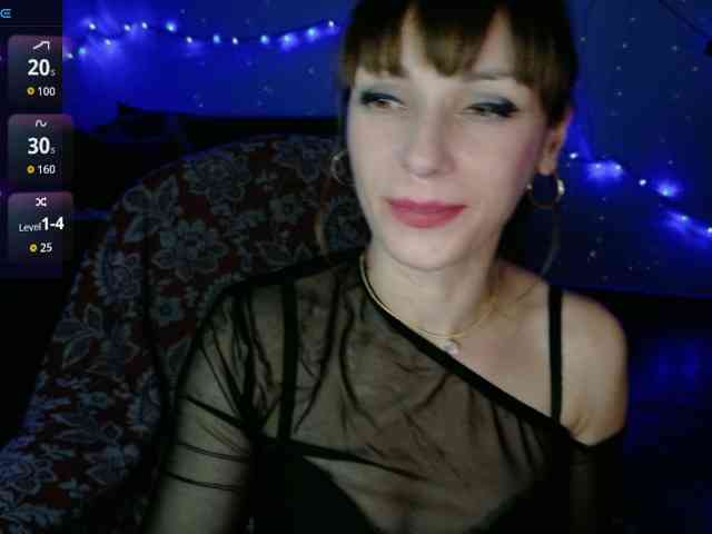 Lady-Caroline webcam
