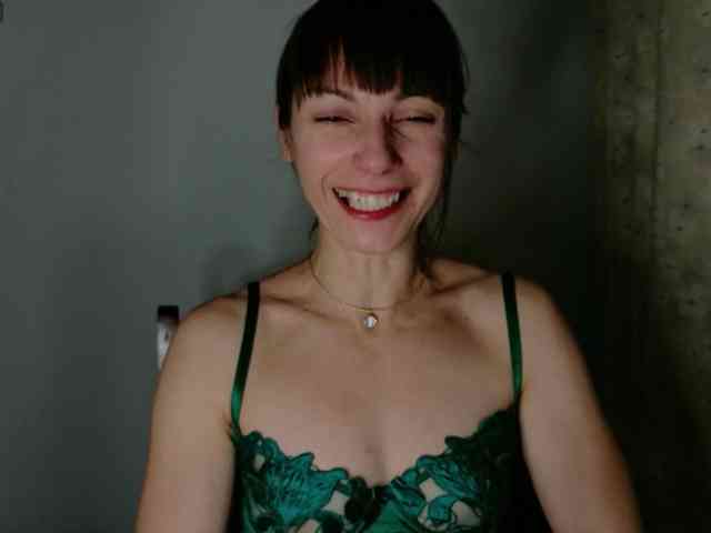 Lady-Caroline webcam