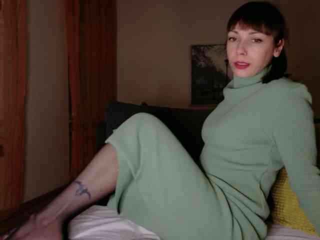 Lady-Caroline webcam